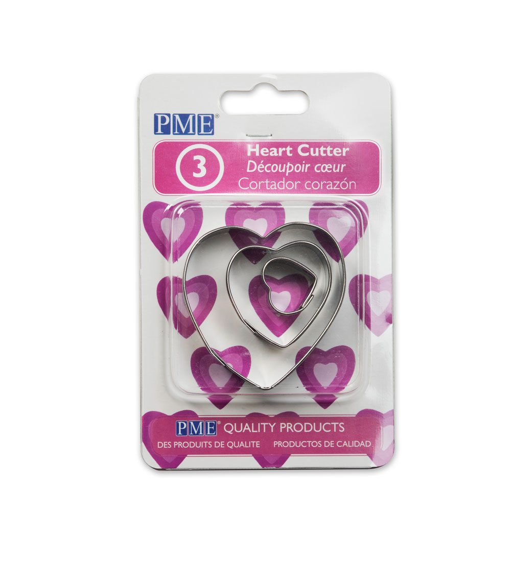 Baking accessories; Set of three heart shaped cookie cutters